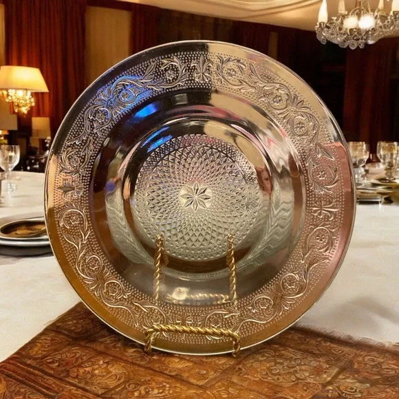 Vintage KIG Indonesia Pressed Glass Clear Plates 9” Diamond Dot Fleur De Lis - Picture 4 of 9